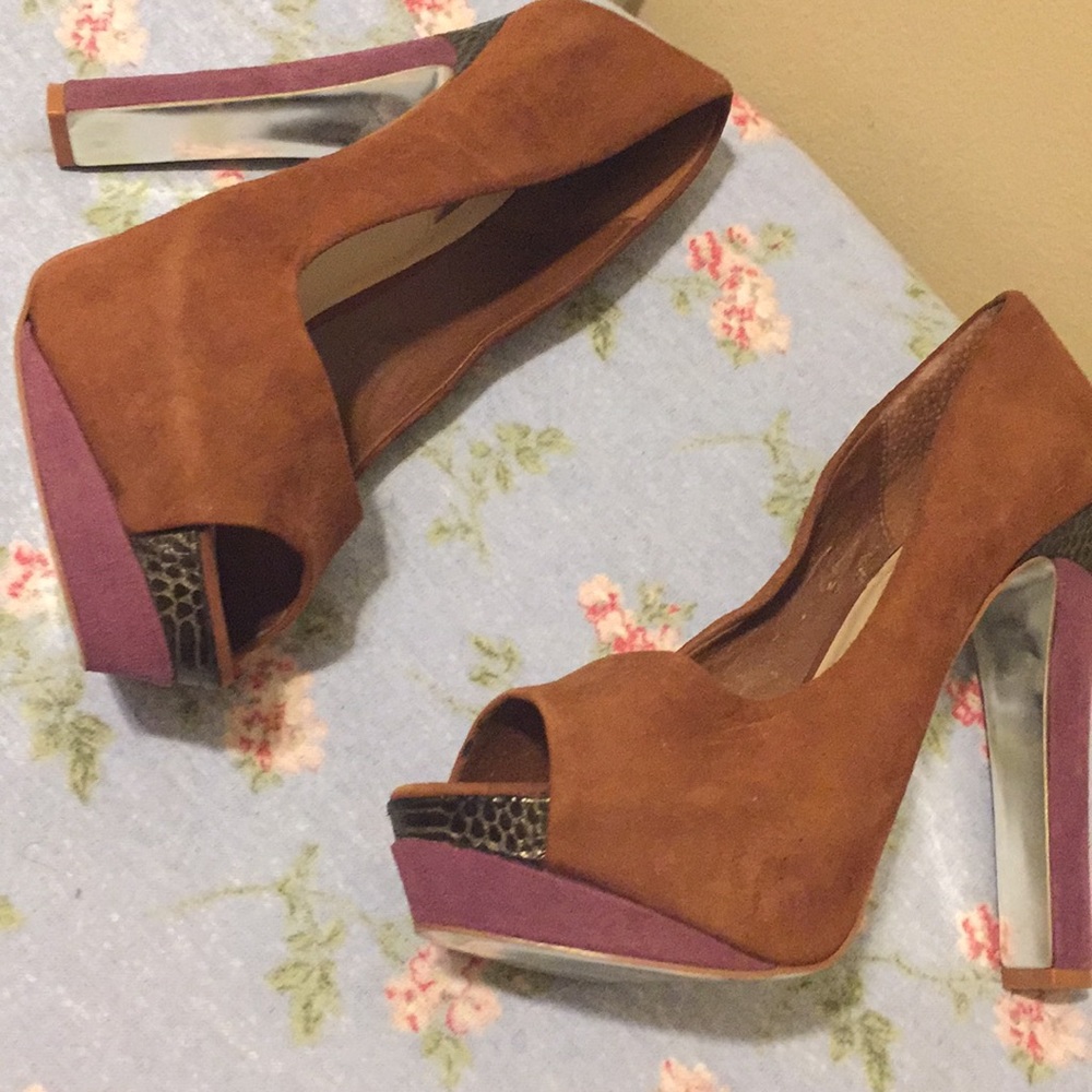 Shoes - Picture 5 of 5